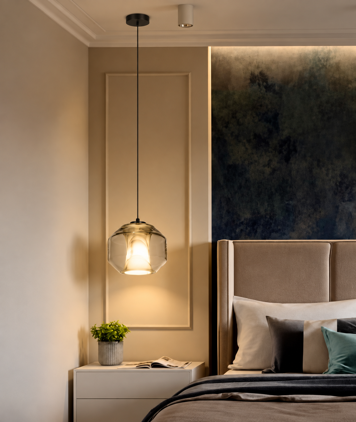 LUNA GLASS PENDANT LIGHT